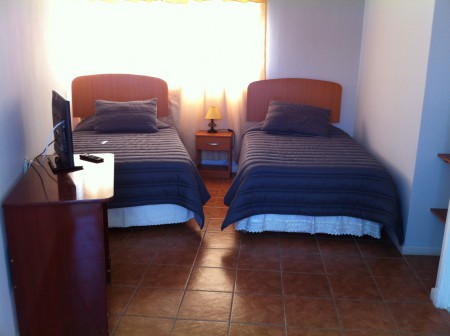 Habitación doble con baño privado. Su valor es de $32.500 ( treinta y dos mil quinientos pesos) mas IVA. Haga sus consultas por descuentos especiales  por su estadía.